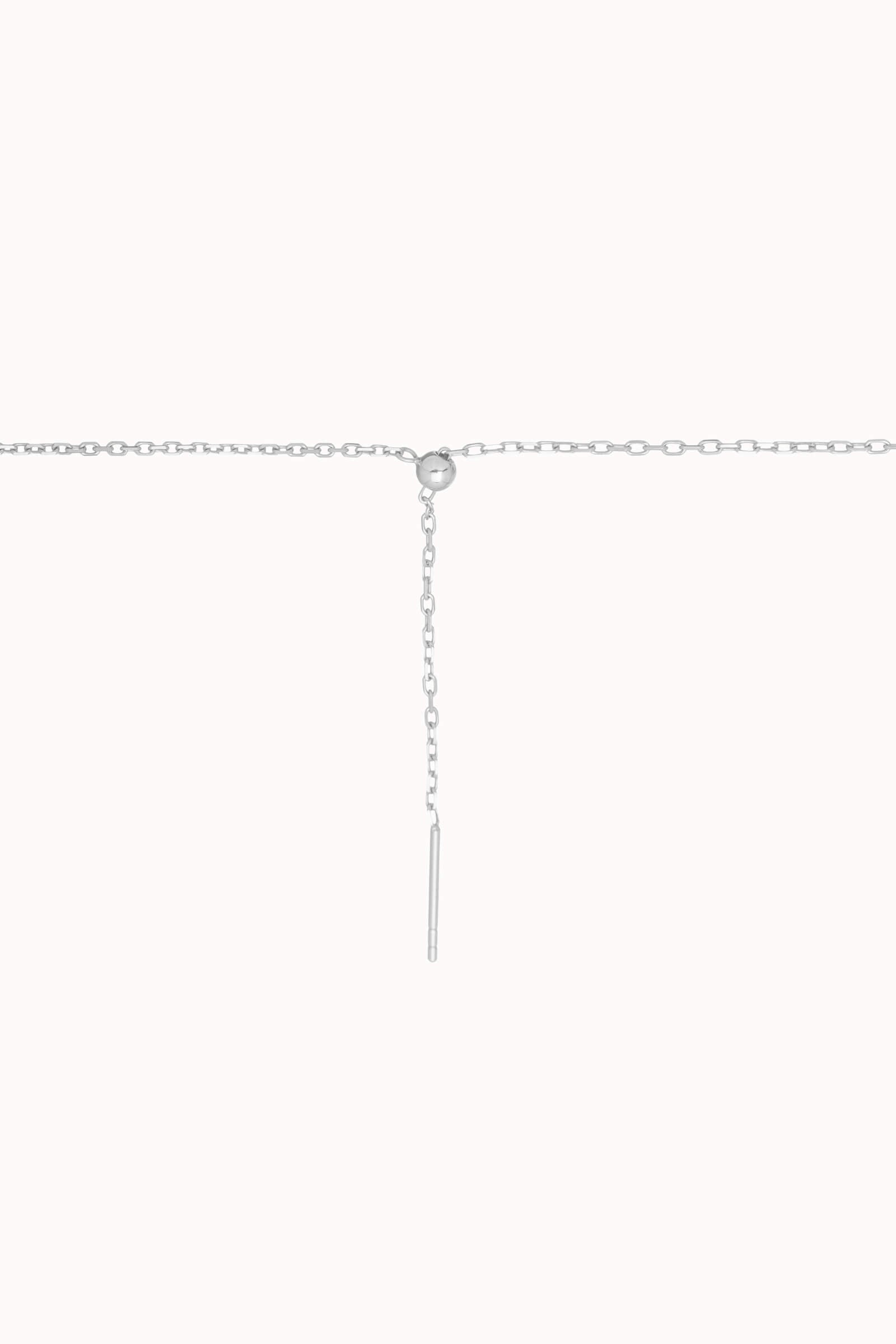 Elara reversible oval diamond pendant in solid white gold by Anate, close-up of the chain