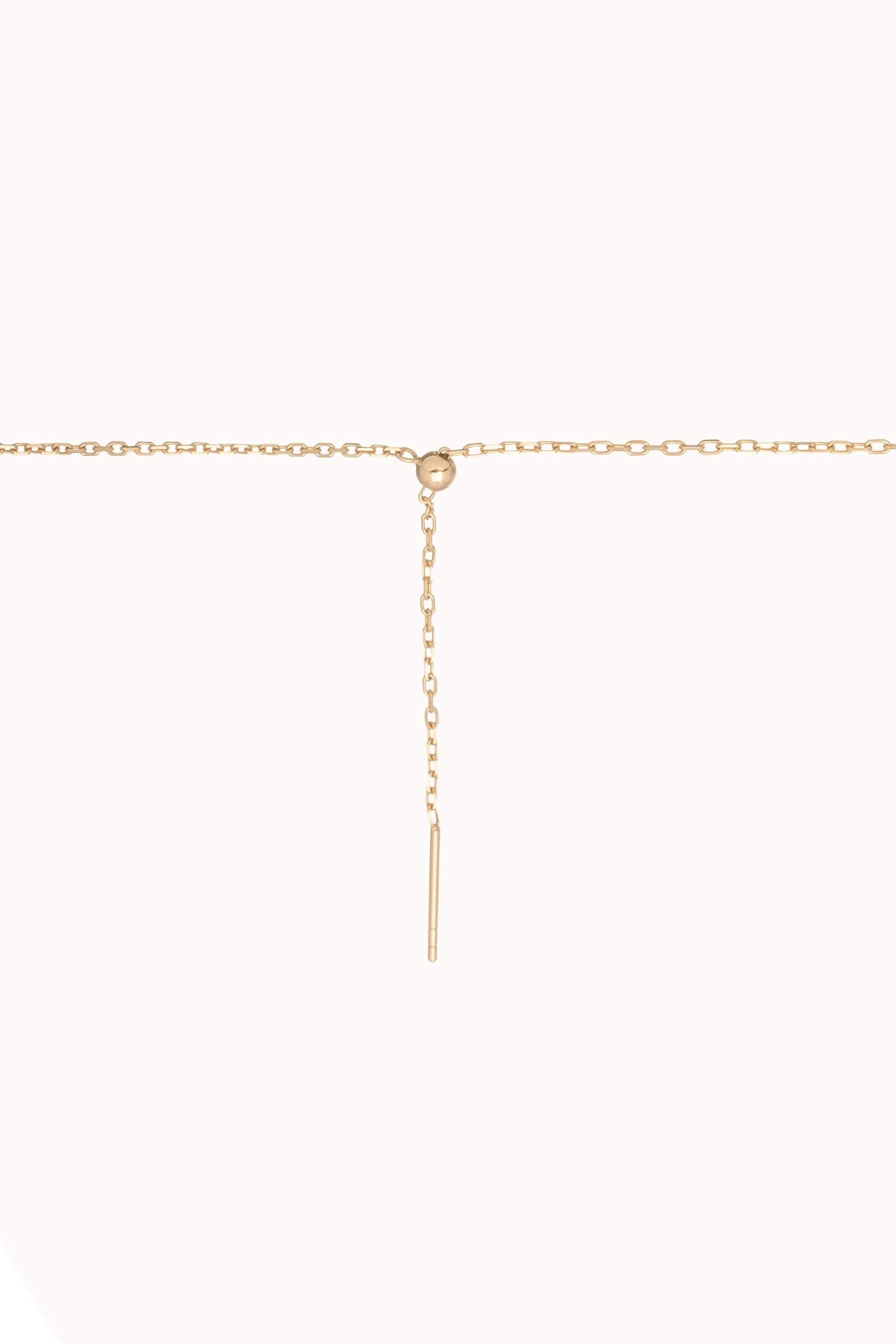 Elara reversible oval diamond pendant in solid yellow gold by Anate, close-up of the chain