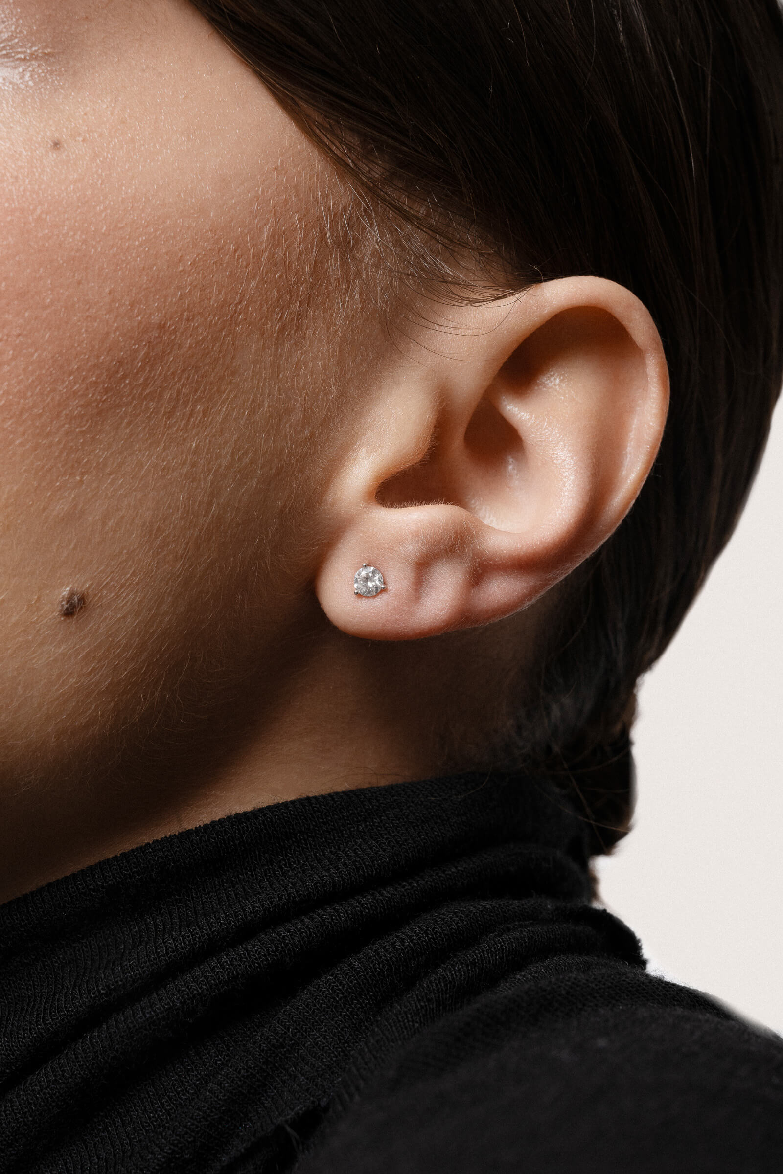 Round Diamond Stud Earrings - Solid White Gold - Astra