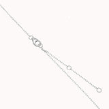 Elio three diamond necklace in solid white gold by Anate, close-up of the chain