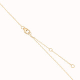 Elio three diamond necklace in solid yellow gold by Anate, close-up of the chain